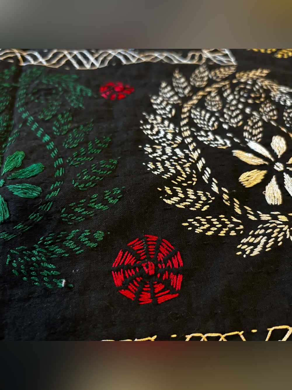 Vintage Indian Nakshi Kantha Floral Hand Embroidered Stitched Quilt 94in X 78in - Picture 5 of 8